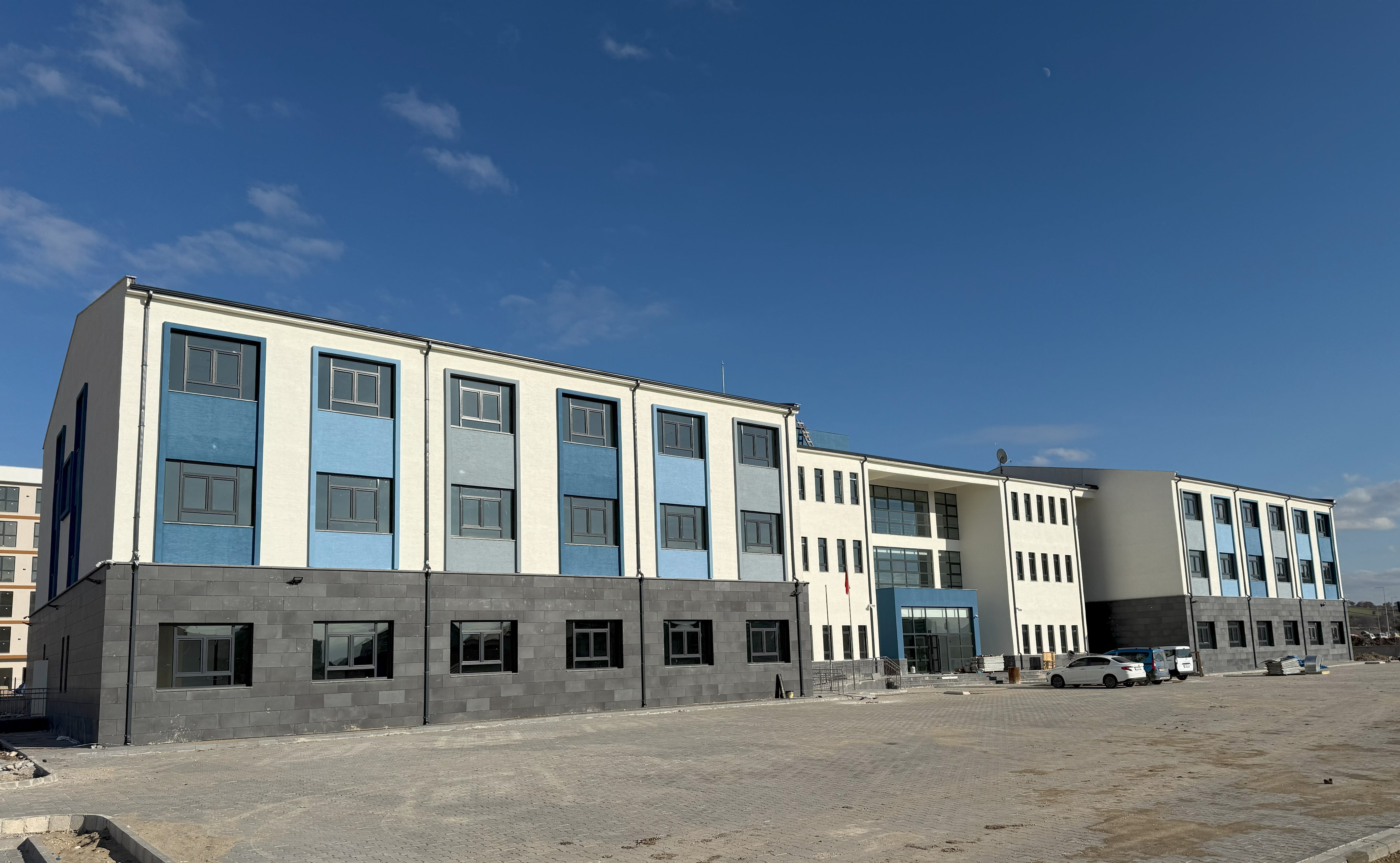 ÇANAKKALE 24 DERSLİK ORTAOKUL VE 6 DERSLİK ANAOKULU YAPIM İŞİ